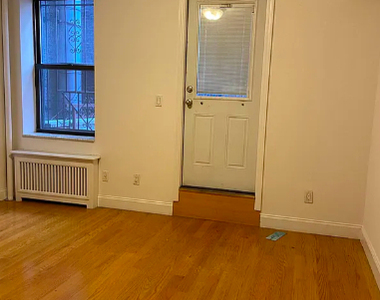 1752 1st Avenue - Photo Thumbnail 2