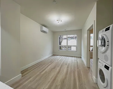 952 Bedford Avenue - Photo Thumbnail 2