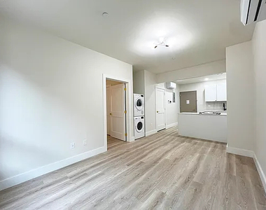 952 Bedford Avenue - Photo Thumbnail 4
