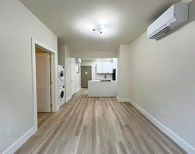 952 Bedford Avenue - Photo Thumbnail 3