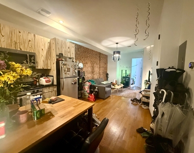 317 Pulaski Street - Photo Thumbnail 0
