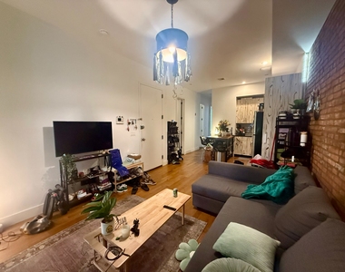 317 Pulaski Street - Photo Thumbnail 5