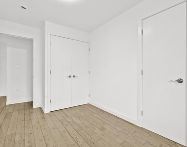 729 Chauncey Street - Photo Thumbnail 7