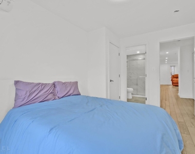 729 Chauncey Street - Photo Thumbnail 5
