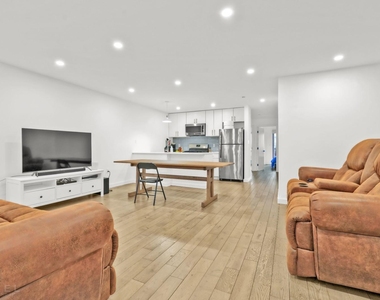 729 Chauncey Street - Photo Thumbnail 2