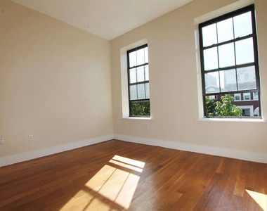295 Throop Avenue - Photo Thumbnail 4