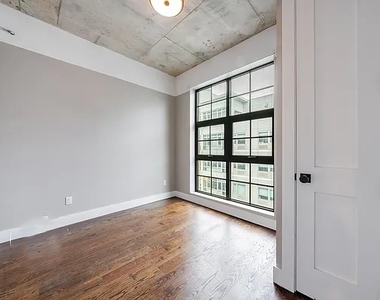 187 Kent Avenue - Photo Thumbnail 7