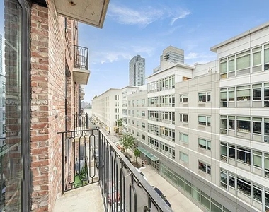 187 Kent Avenue - Photo Thumbnail 10