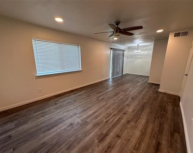 4011 Cole Avenue - Photo Thumbnail 1