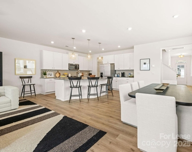 3308 Glade Drive - Photo Thumbnail 7