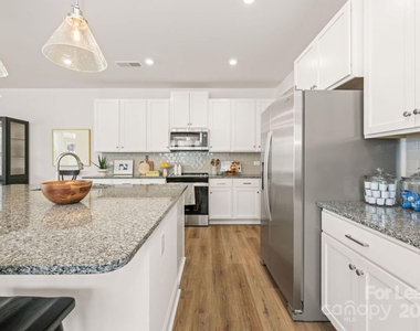 3308 Glade Drive - Photo Thumbnail 4