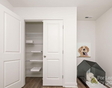 3308 Glade Drive - Photo Thumbnail 8
