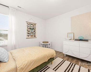 3308 Glade Drive - Photo Thumbnail 12