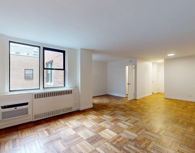 East 79th Street - Photo Thumbnail 1