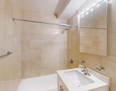 East 79th Street - Photo Thumbnail 4