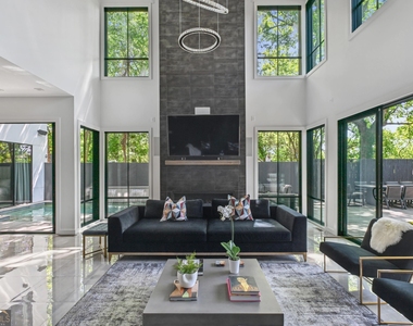 818 Verner Street Nw - Photo Thumbnail 2