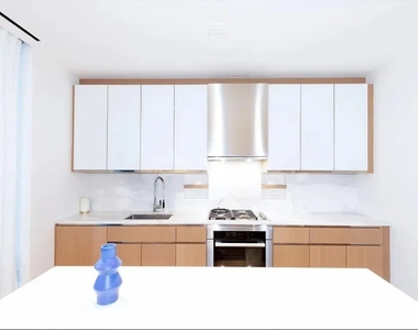 277 5th Avenue - Photo Thumbnail 5