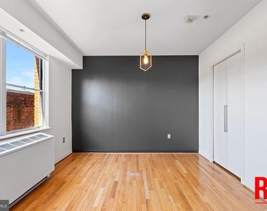815 King Street - Photo Thumbnail 10