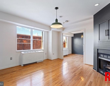 815 King Street - Photo Thumbnail 3