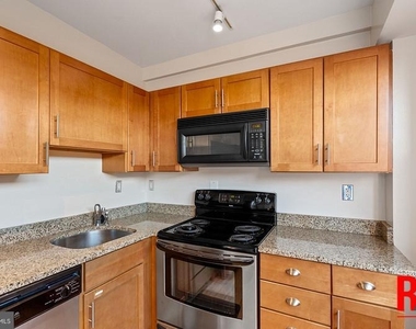 815 King Street - Photo Thumbnail 8