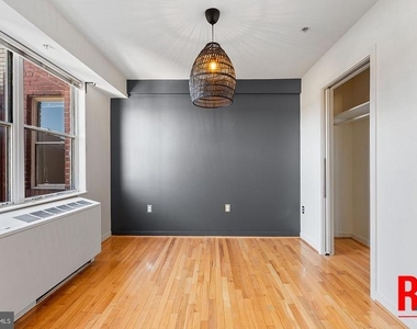 815 King Street - Photo Thumbnail 10