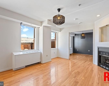 815 King Street - Photo Thumbnail 3