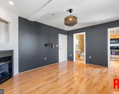 815 King Street - Photo Thumbnail 5