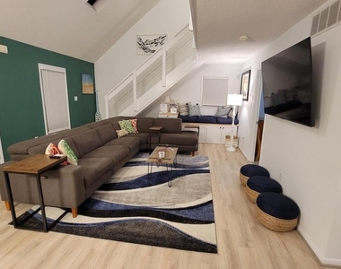 33179 Woodland Court S - Photo Thumbnail 3