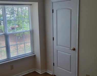1356 Villa Way - Photo Thumbnail 23