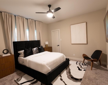 10023 Piping Rock Lane - Photo Thumbnail 16