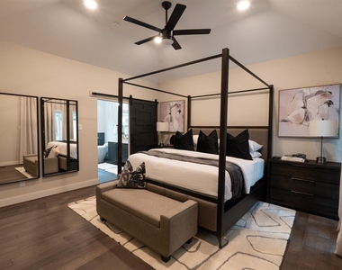 10023 Piping Rock Lane - Photo Thumbnail 14
