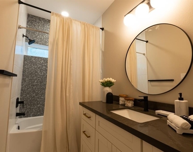 10023 Piping Rock Lane - Photo Thumbnail 22