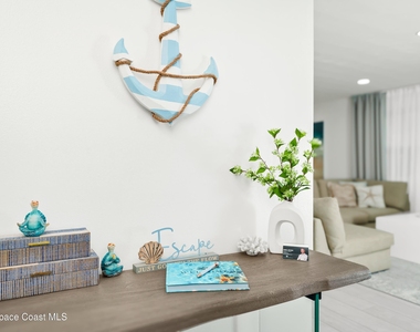363 Harbor Drive - Photo Thumbnail 6