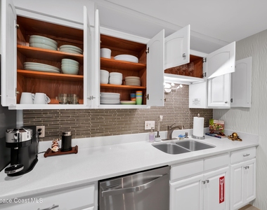 363 Harbor Drive - Photo Thumbnail 16