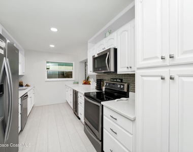 363 Harbor Drive - Photo Thumbnail 10