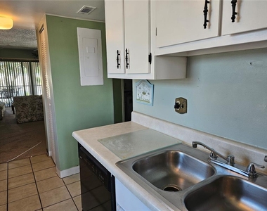 7701 Starkey Road - Photo Thumbnail 8