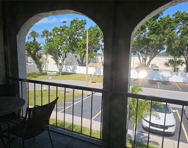 7701 Starkey Road - Photo Thumbnail 5