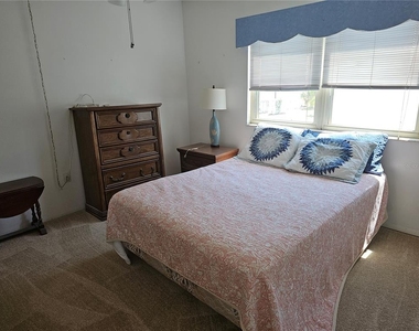 7701 Starkey Road - Photo Thumbnail 16