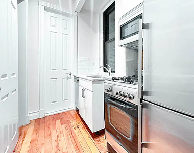 344 east 55th street - Photo Thumbnail 4