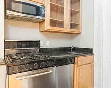 42 Avenue B - Photo Thumbnail 5