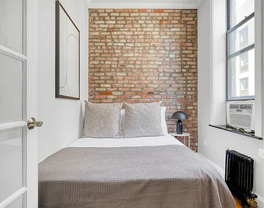 60 Avenue B - Photo Thumbnail 2