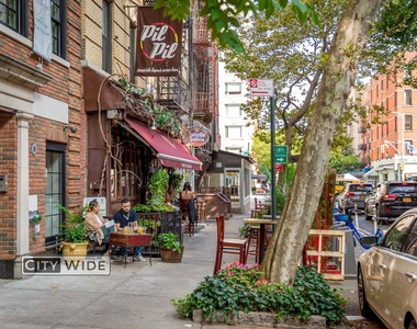 216 East 85th Street - Photo Thumbnail 4