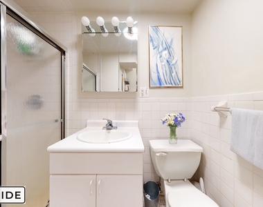 216 East 85th Street - Photo Thumbnail 2