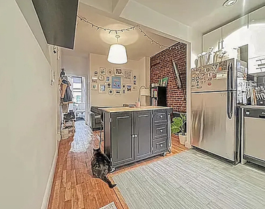 452 East 84th Street - Photo Thumbnail 2