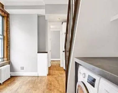 410 East 13th Street - Photo Thumbnail 2