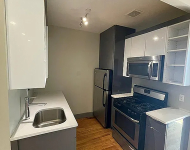 337 Melrose Street - Photo Thumbnail 11