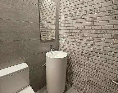 337 Melrose Street - Photo Thumbnail 15