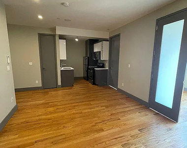 337 Melrose Street - Photo Thumbnail 8