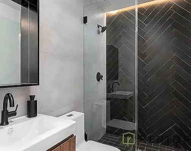 824 Lexington Avenue - Photo Thumbnail 6