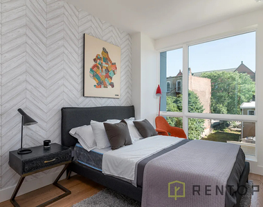 824 Lexington Avenue - Photo Thumbnail 4